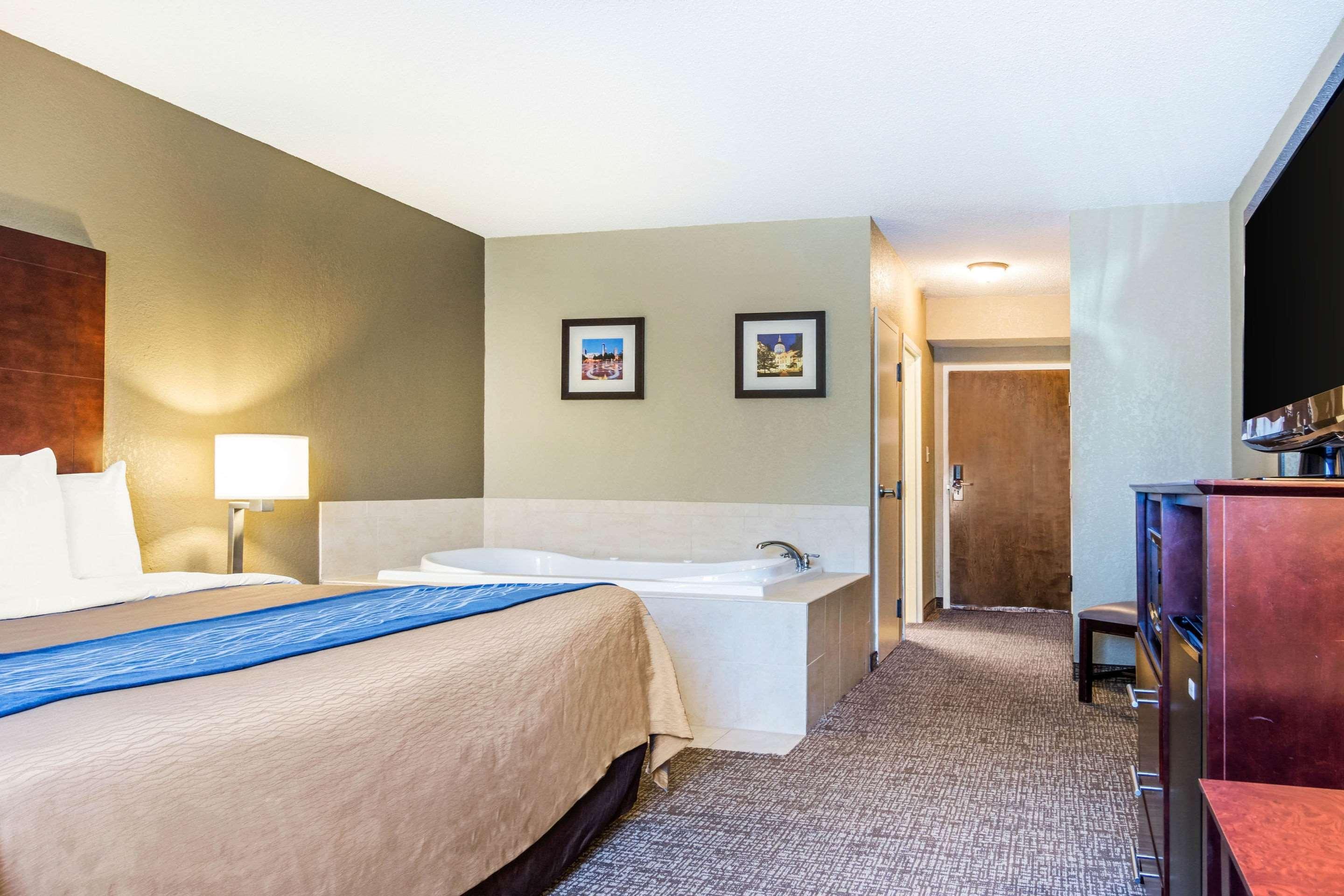 Comfort Downtown South 3*